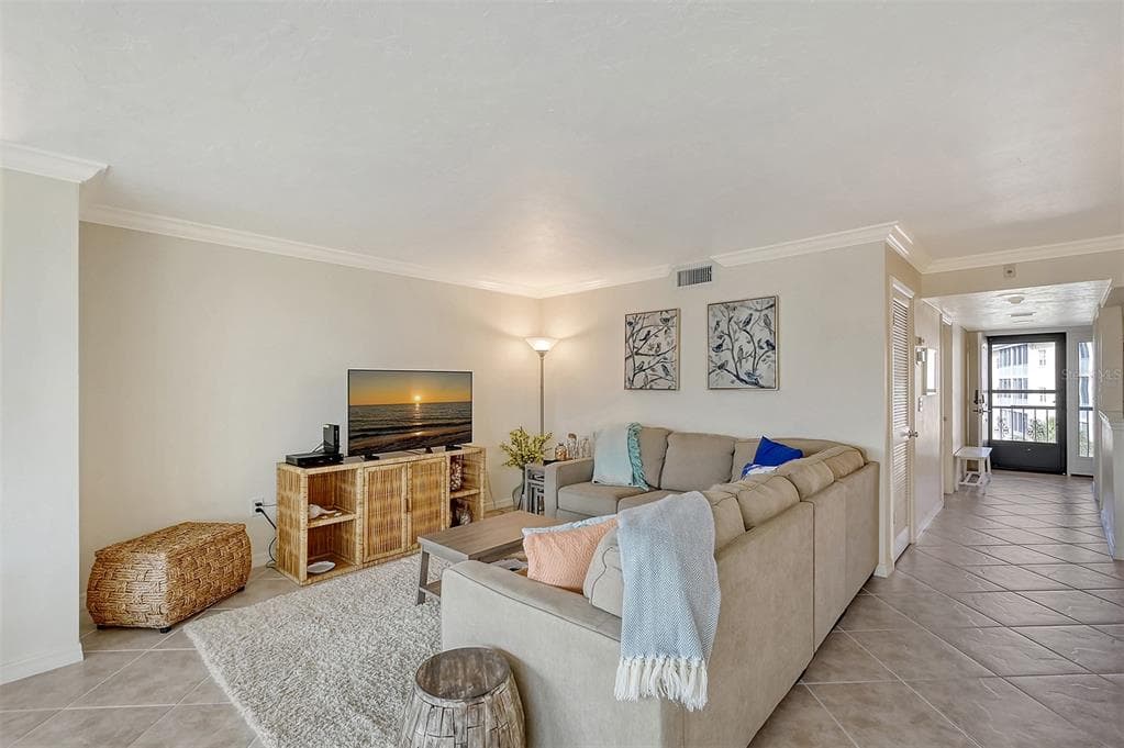 8710 MIDNIGHT PASS ROAD 405 photo 21