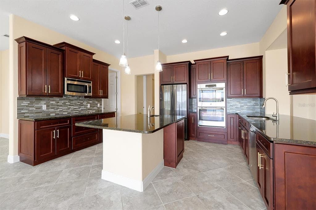 870 SPINNAKER WAY photo 15