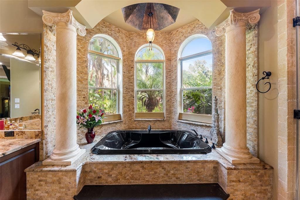 8289 COLEE COVE ROAD photo 18