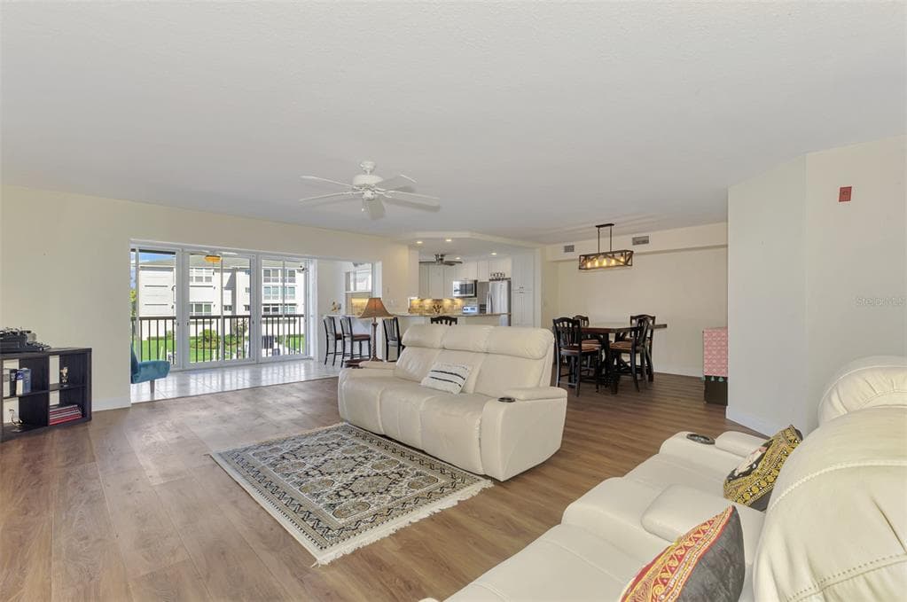 130 BREAKERS COURT 221 photo 14