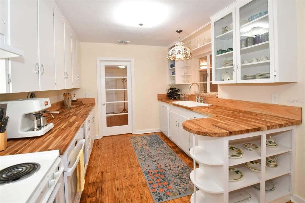 160 BAYSHORE DRIVE photo 22