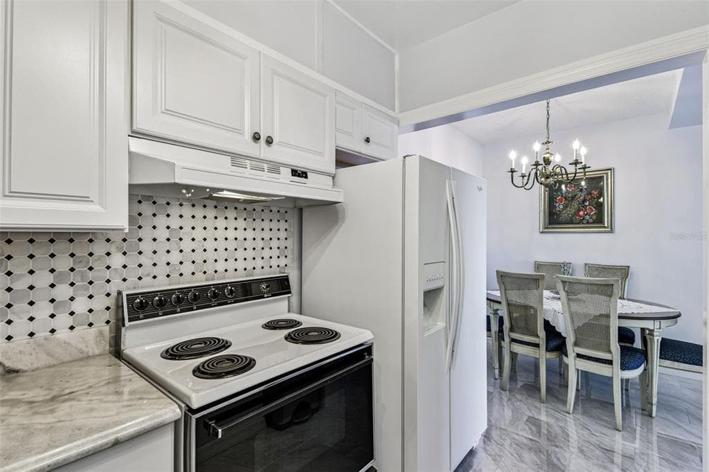31 ISLAND WAY 609 photo 13