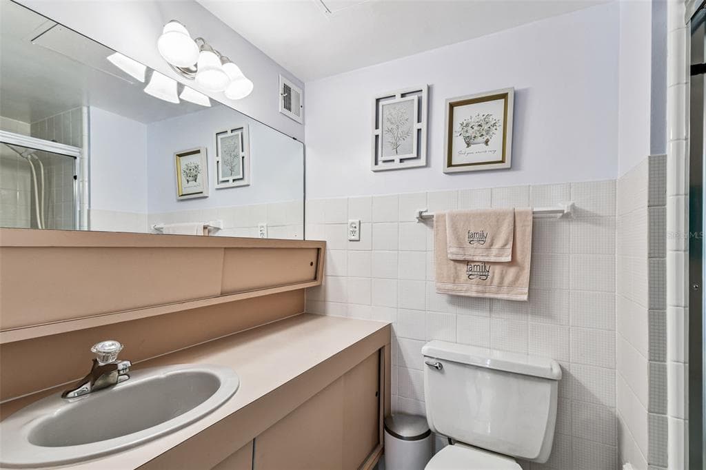 31 ISLAND WAY 609 photo 20
