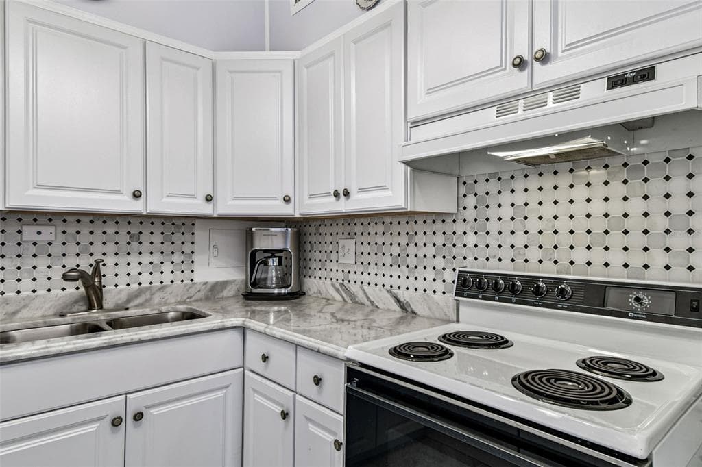 31 ISLAND WAY 609 photo 11