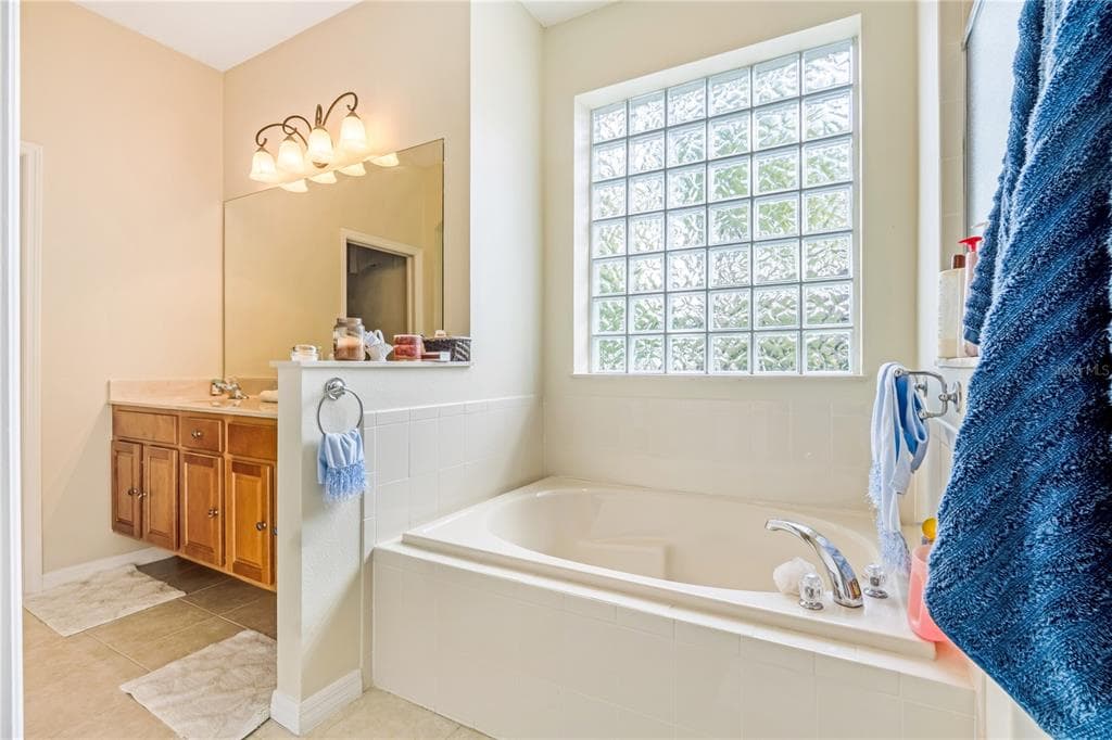 2060 DOYLE ROAD photo 17