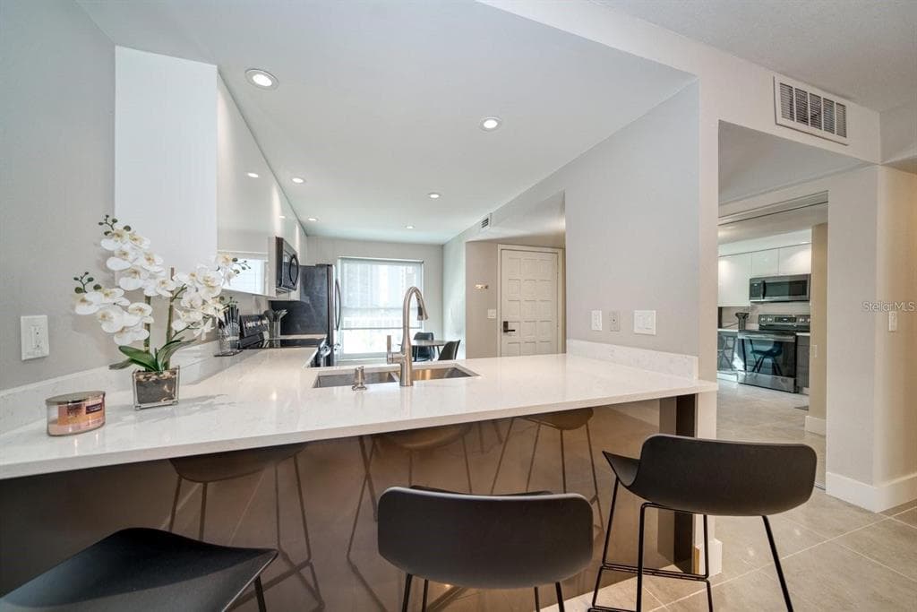 105 ISLAND WAY 132 photo 6