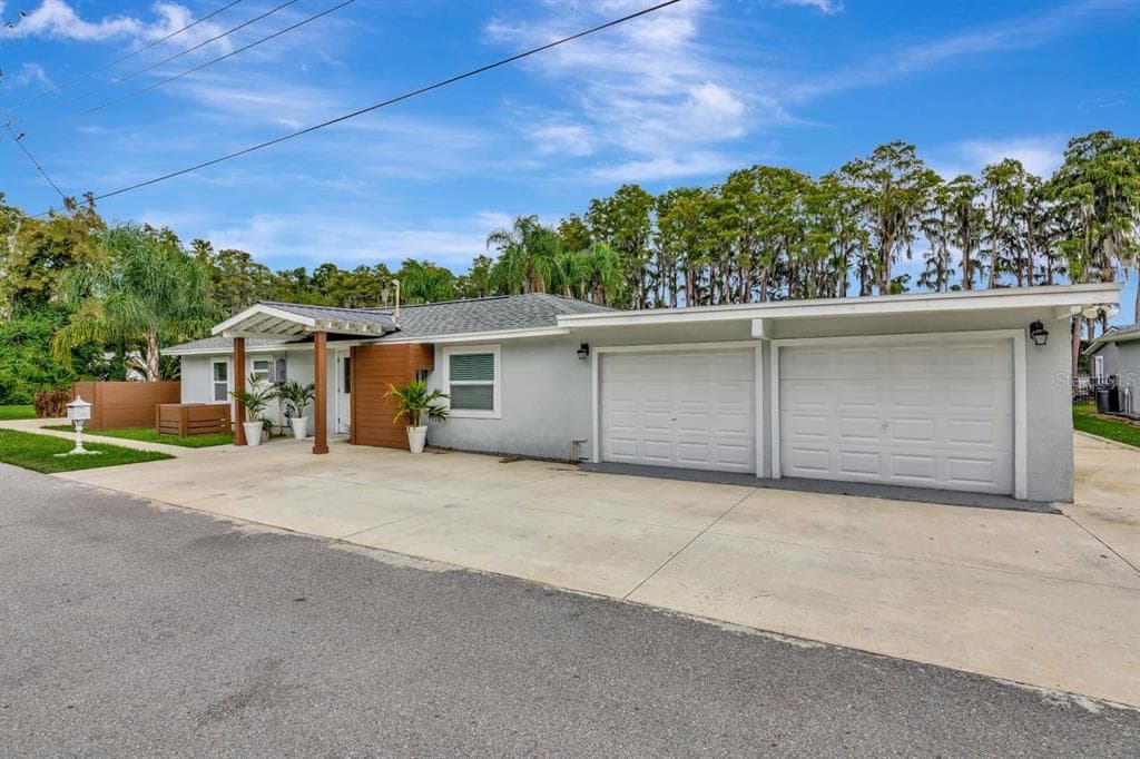 19207 CROOKED LANE photo 8