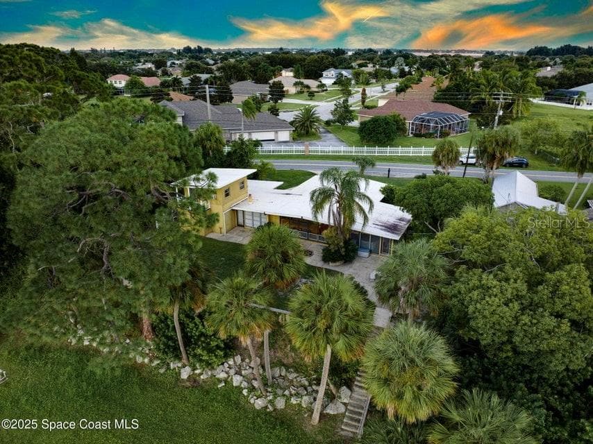 2885 S TROPICAL TRAIL photo 15