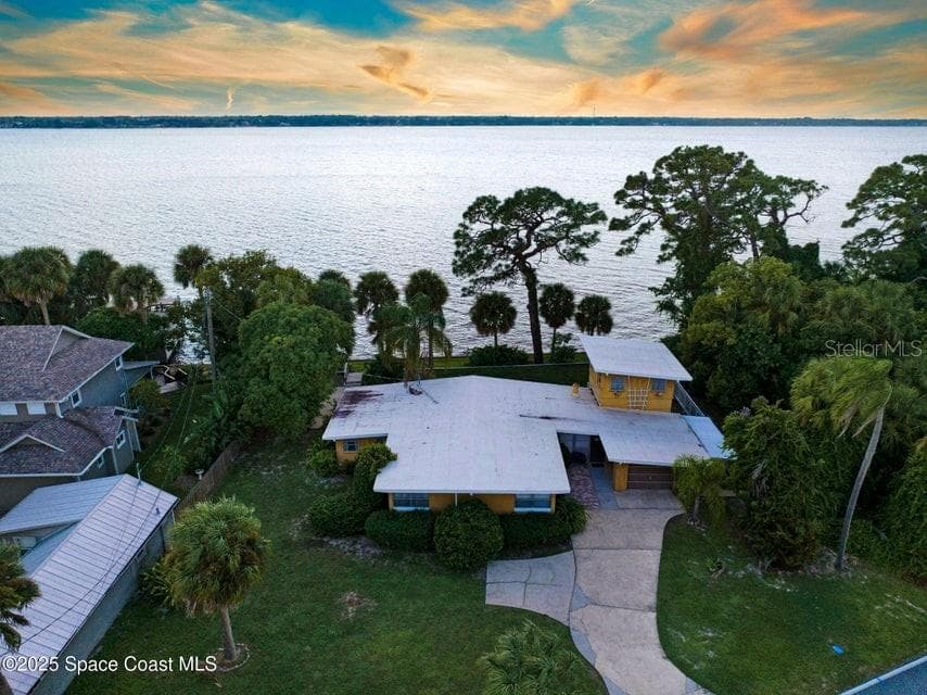 2885 S TROPICAL TRAIL photo 21