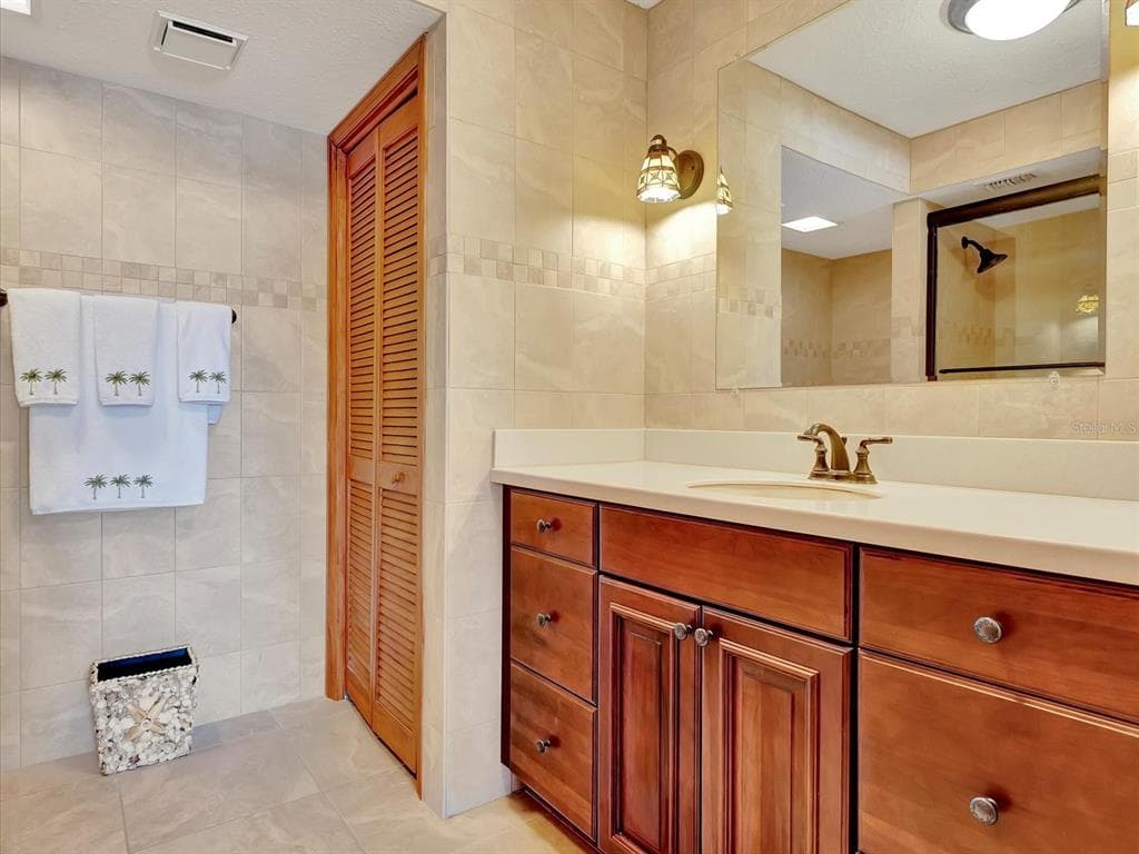 1400 GULF BOULEVARD 204 photo 24