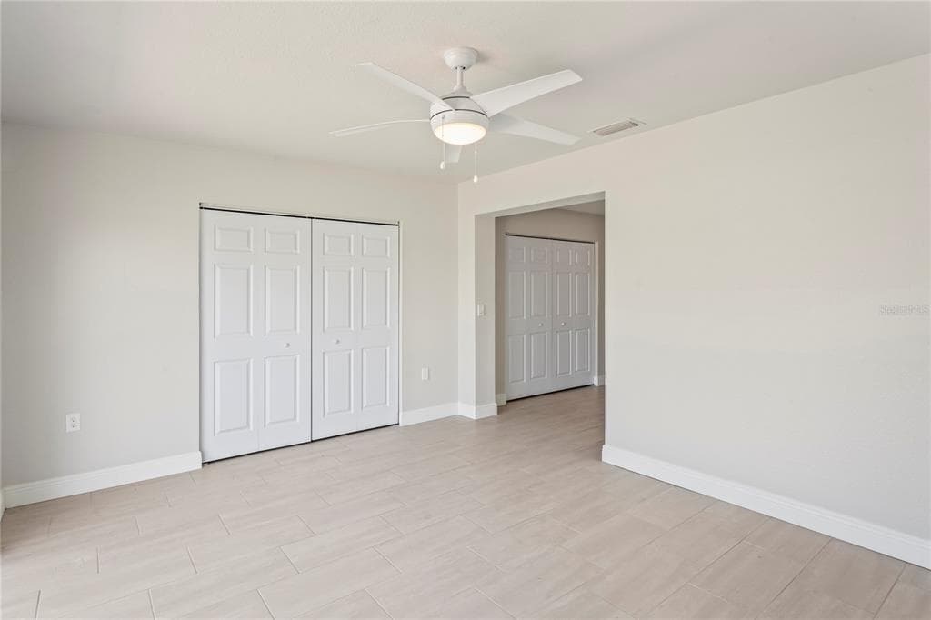 516 CRYSTAL DRIVE photo 12