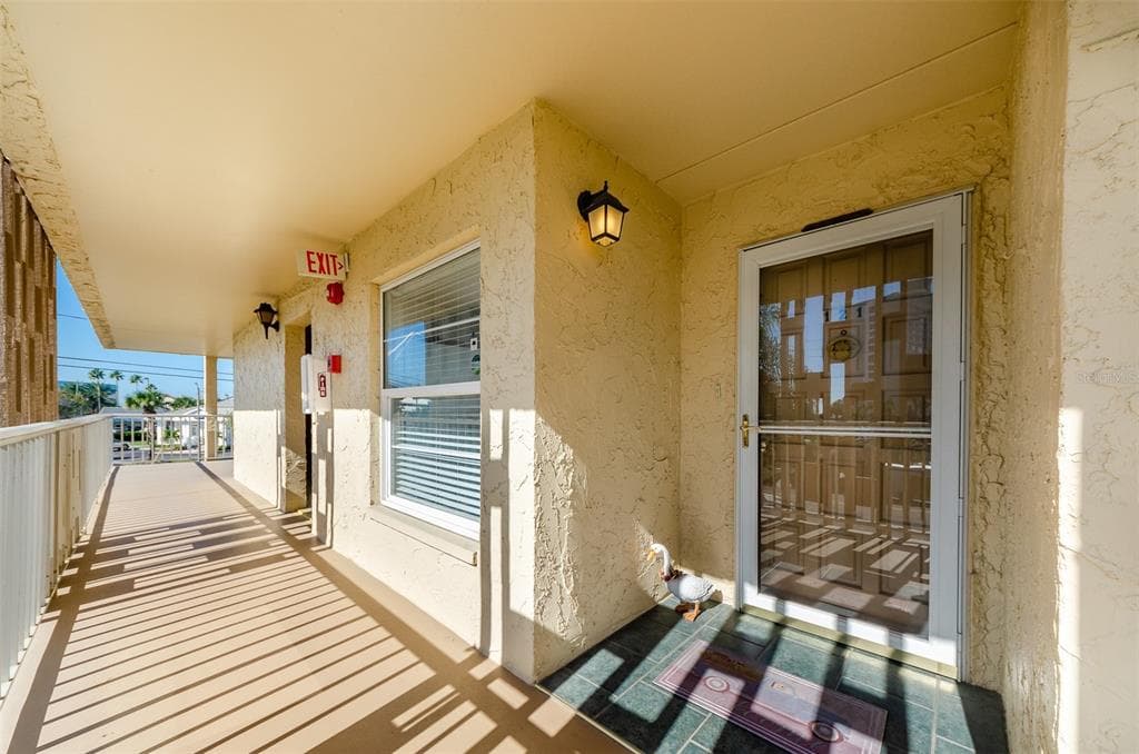 105 ISLAND WAY 121 photo 6