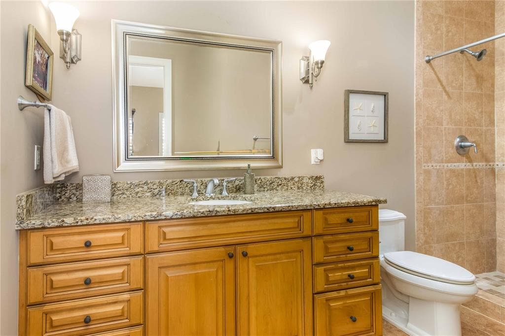 202 WINDWARD PASSAGE 603 photo 12