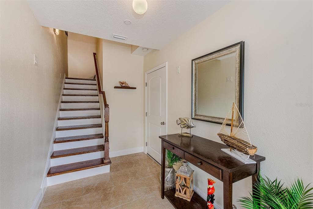 100 WINDRUSH BOULEVARD 2 photo 14