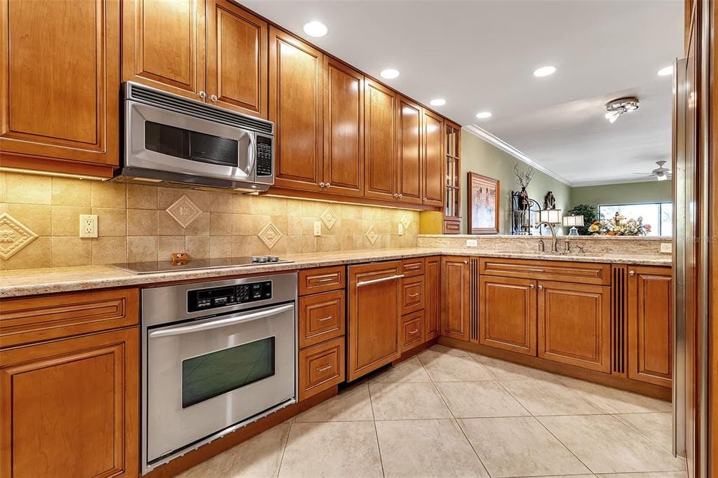 3840 MARINERS WAY 514A photo 8