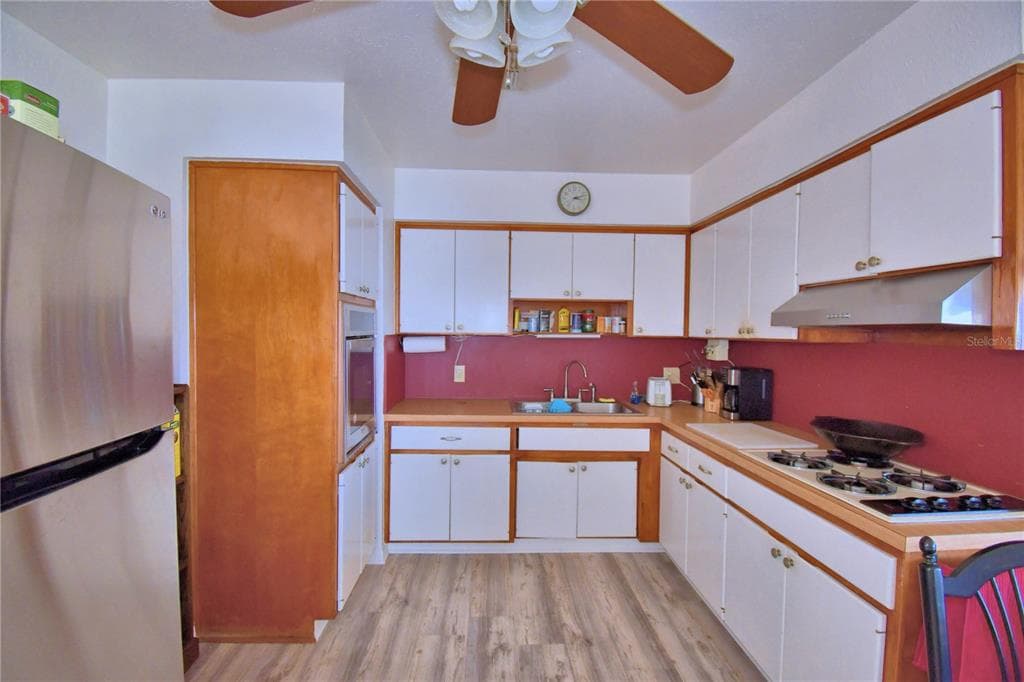 105 MAXCY LANE photo 9