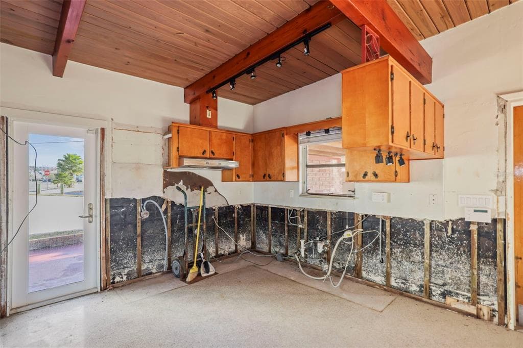 11921 LAGOON LANE photo 17