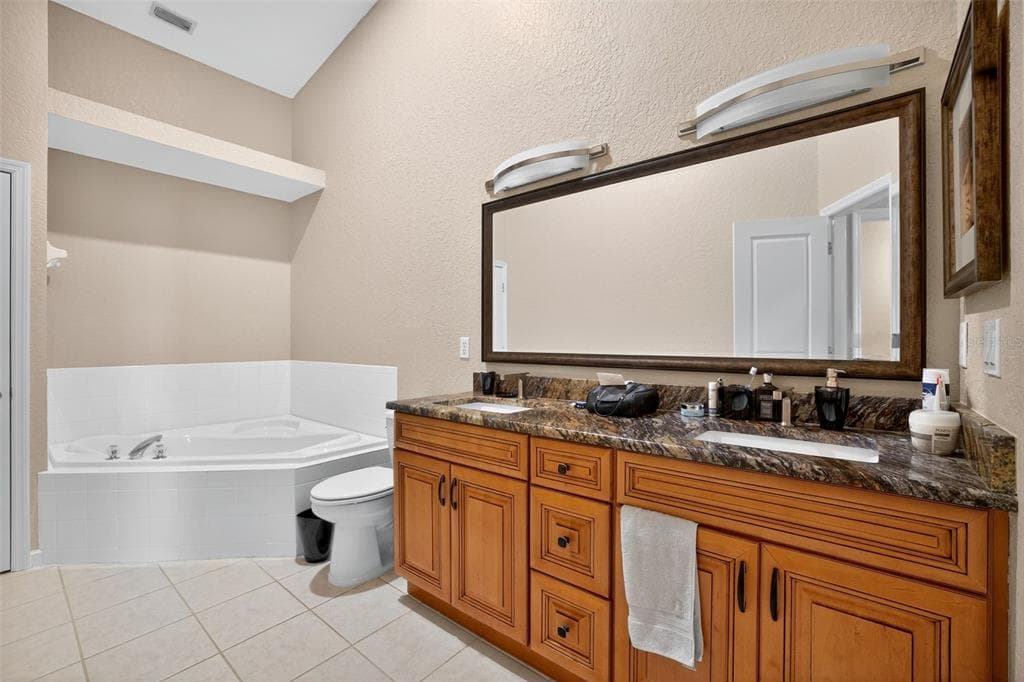 140 BRENT CIRCLE photo 17