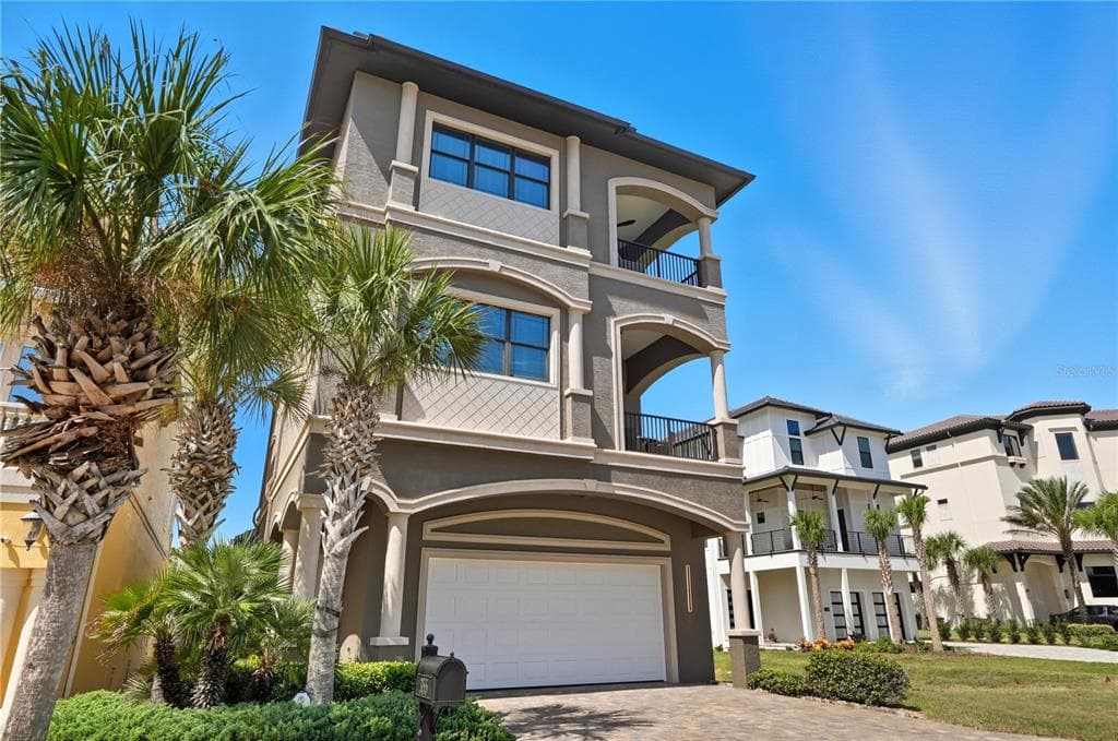 355 OCEAN CREST DRIVE photo 4