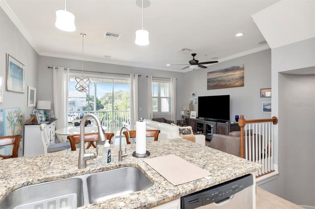 196 HAVEN BEACH DRIVE photo 11