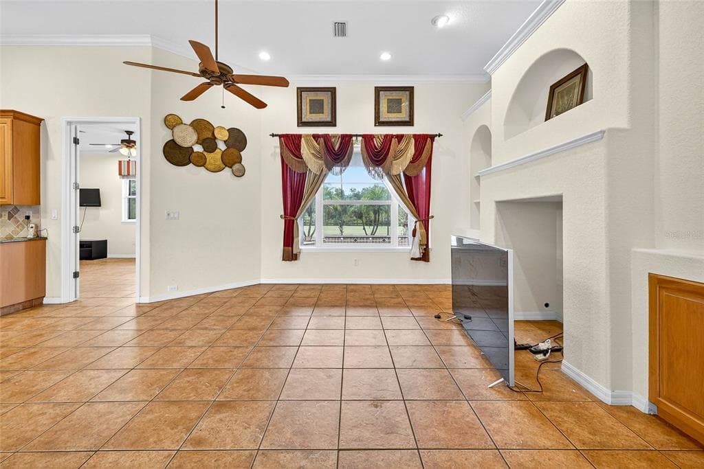 14743 1ST AVENUE E photo 13