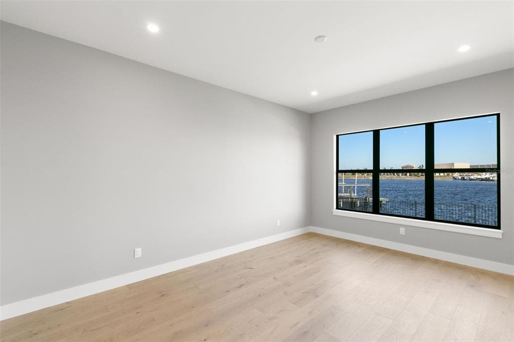 1810 4TH STREET E photo 22