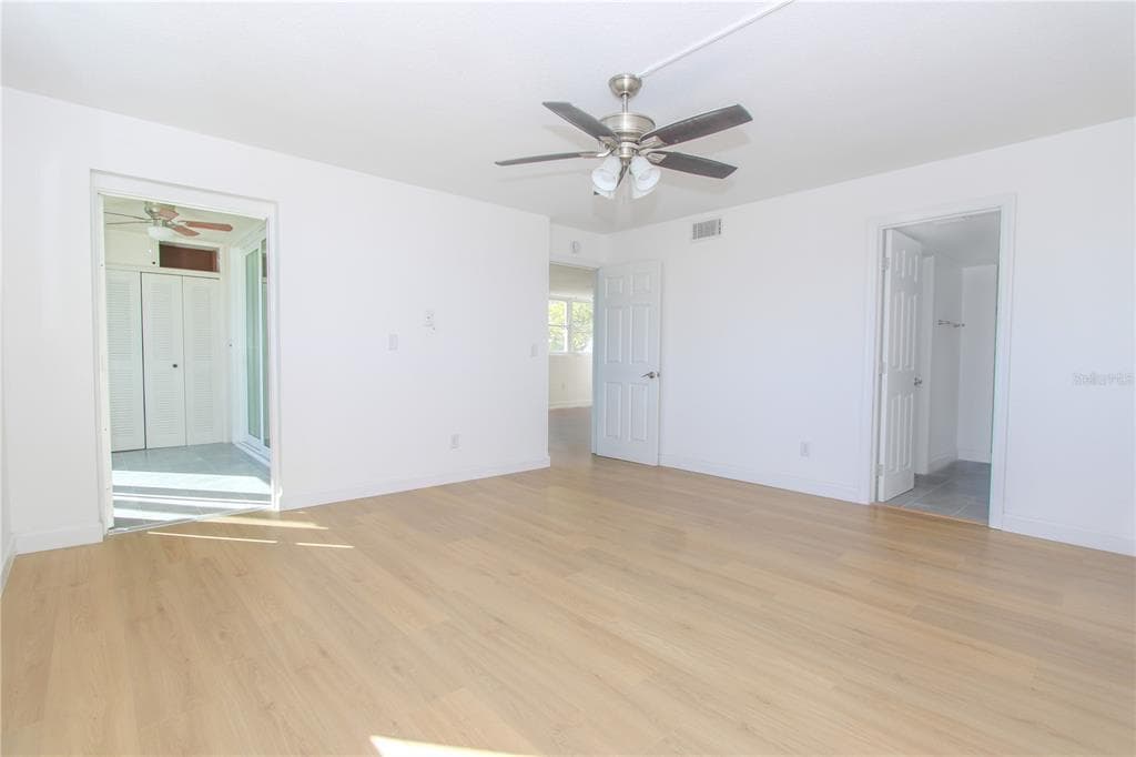 7425 BAY ISLAND DRIVE S 108 photo 21
