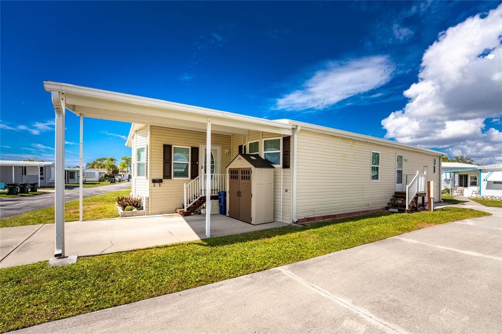 1891 ENGLEWOOD ROAD 81 photo 2