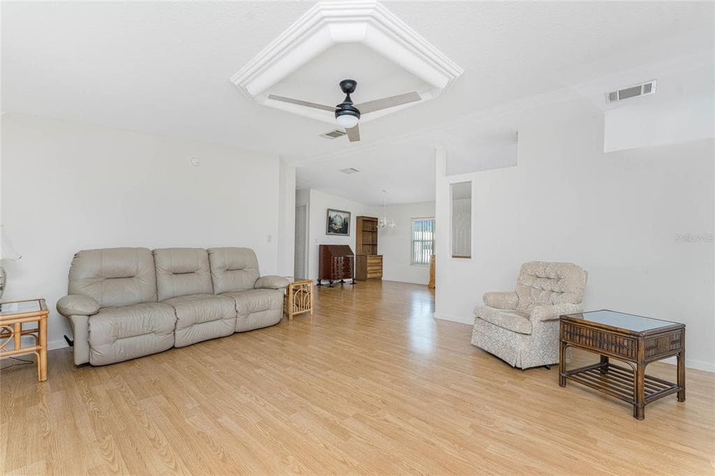 1891 ENGLEWOOD ROAD 81 photo 10