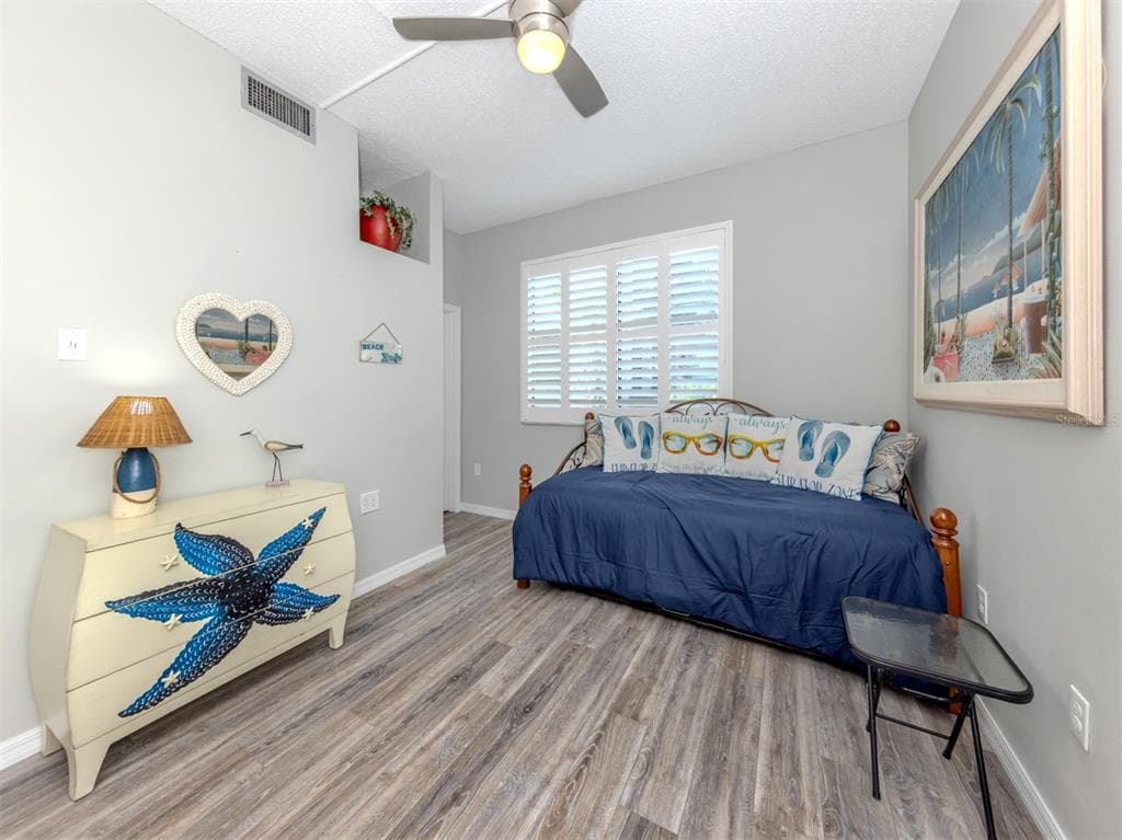 1555 TARPON CENTER DRIVE 140 photo 23