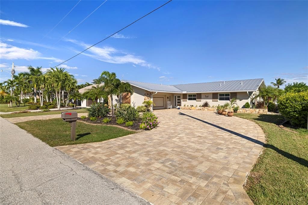 440 NORMA COURT photo 20