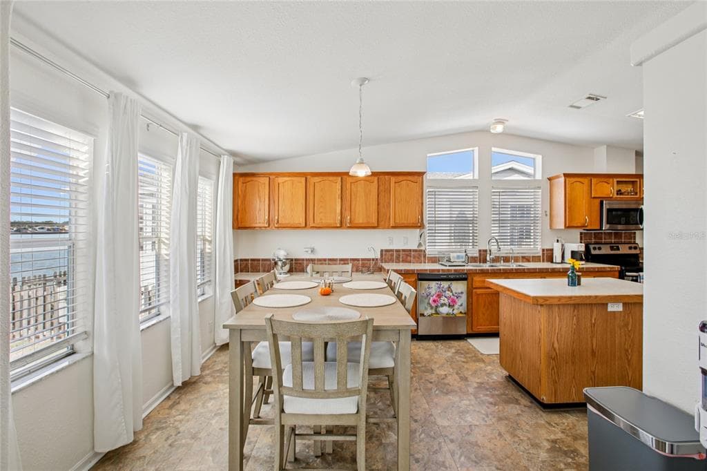 8420 FANTASIA PARK WAY photo 9