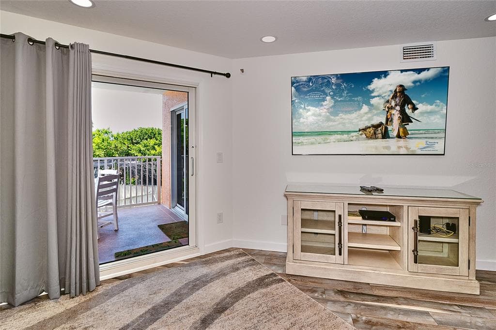18400 GULF BOULEVARD 1206 photo 24
