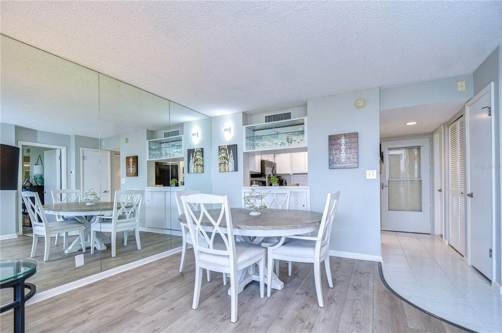 2616 COVE CAY DRIVE 506 photo 20