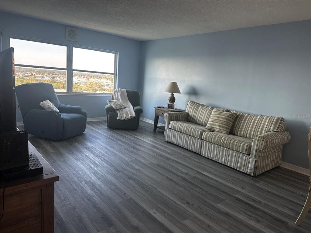 4725 COVE CIRCLE 804 photo 9