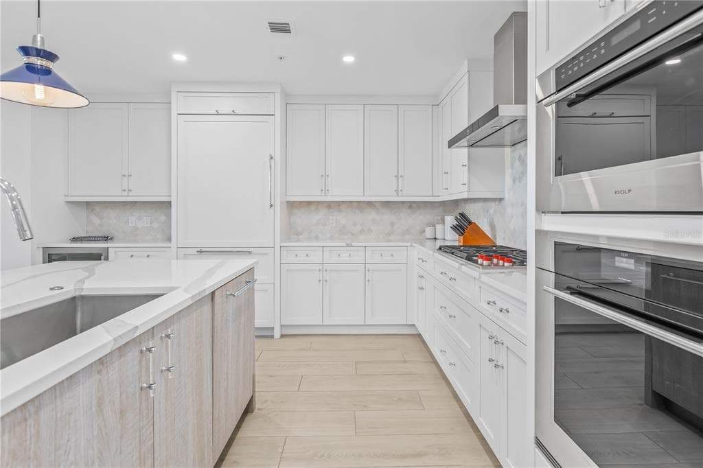 1035 SEASIDE DRIVE 404 photo 6