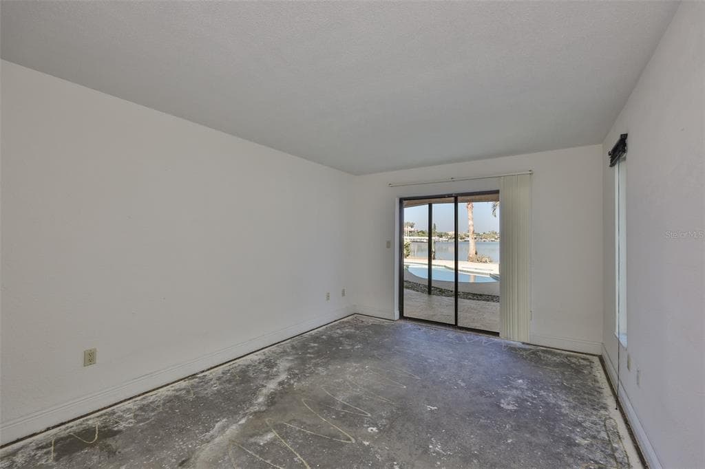 410 HARBOR DRIVE N photo 23