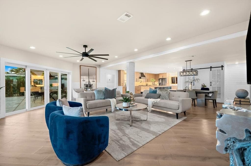 330 LEEWARD ISLAND photo 6
