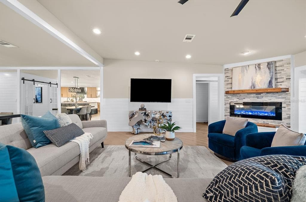330 LEEWARD ISLAND photo 8
