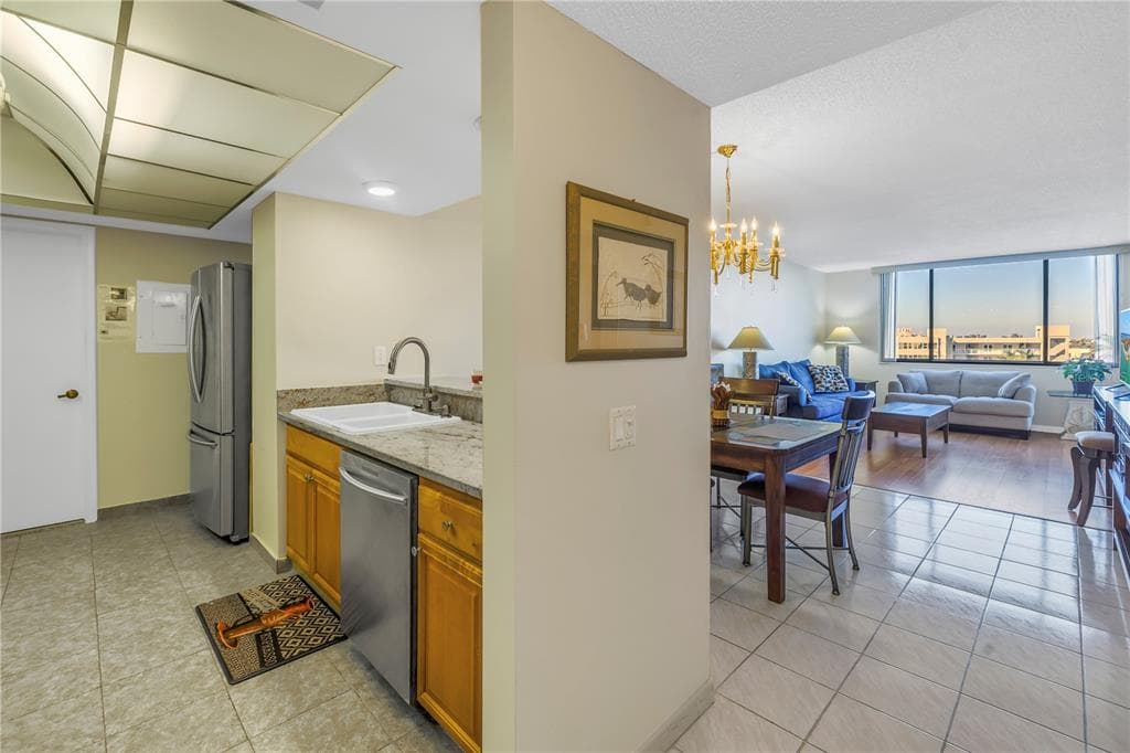 6287 BAHIA DEL MAR CIRCLE 603 photo 3