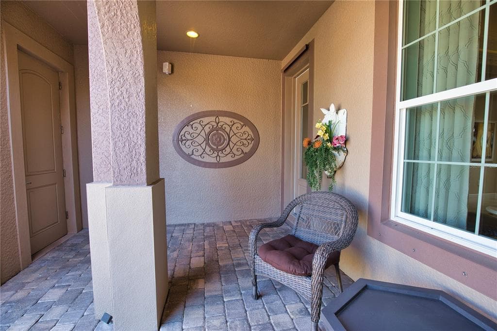 11689 TAPESTRY LANE photo 8