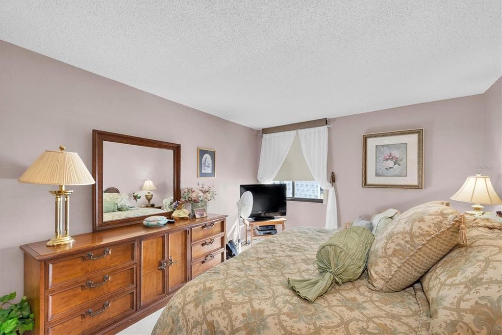 660 ISLAND WAY 506 photo 19