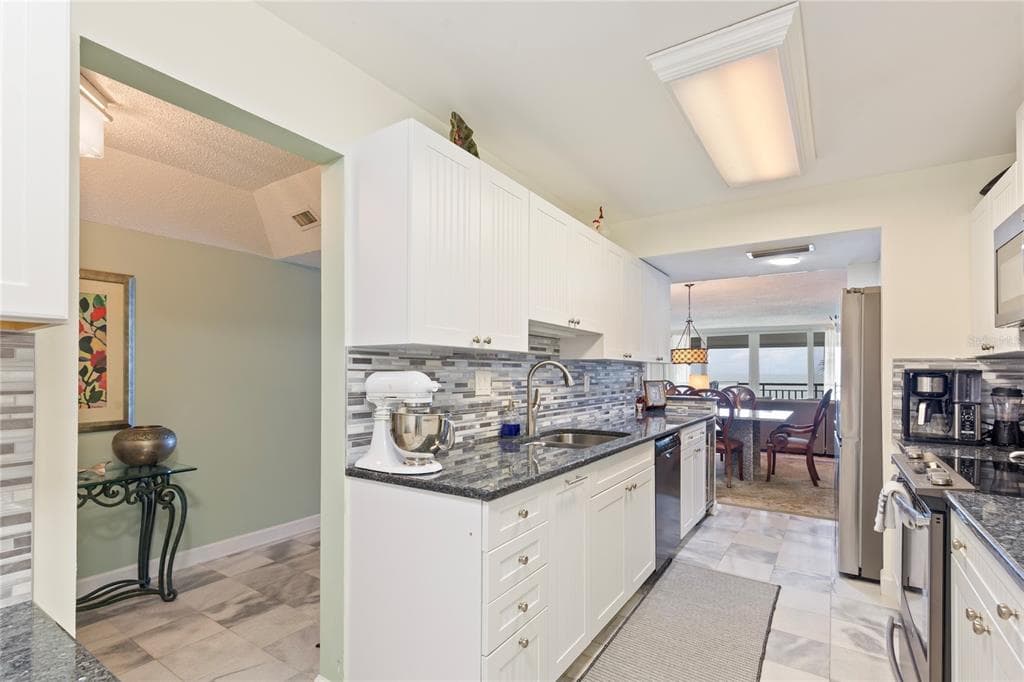 2900 GULF BOULEVARD 201 photo 6