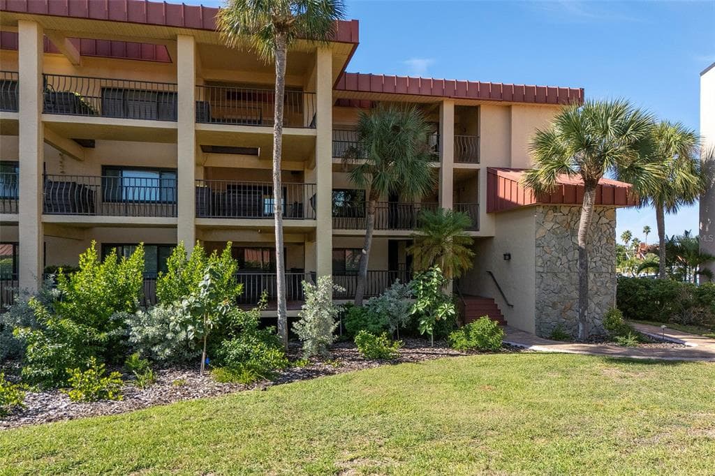 1060 PINELLAS BAYWAY S 106 photo 5