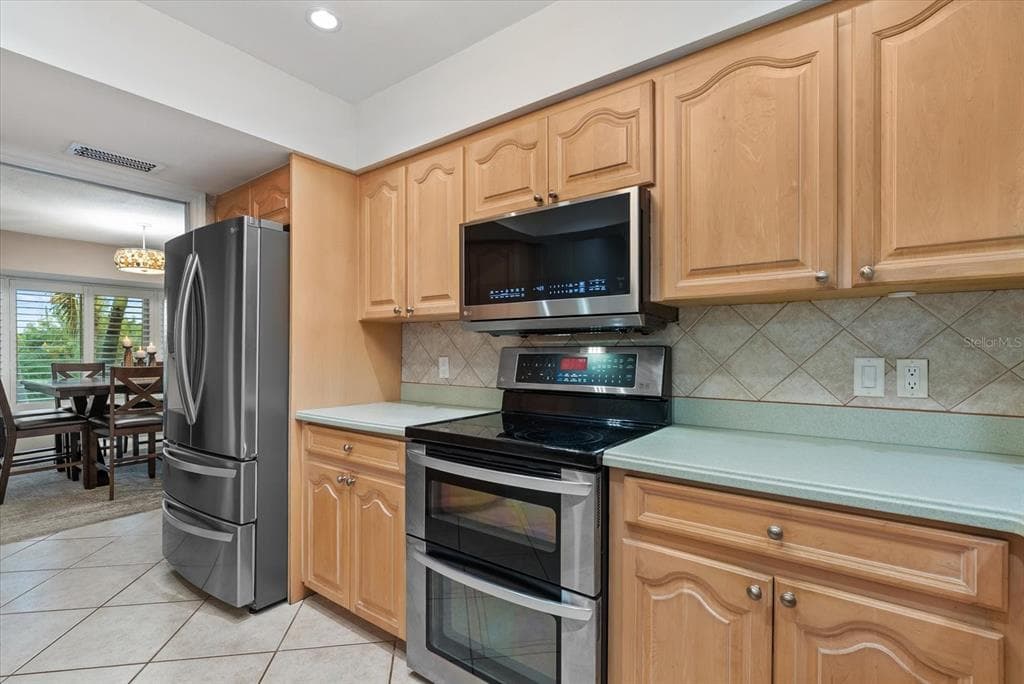 1461 MARLIN STREET photo 14
