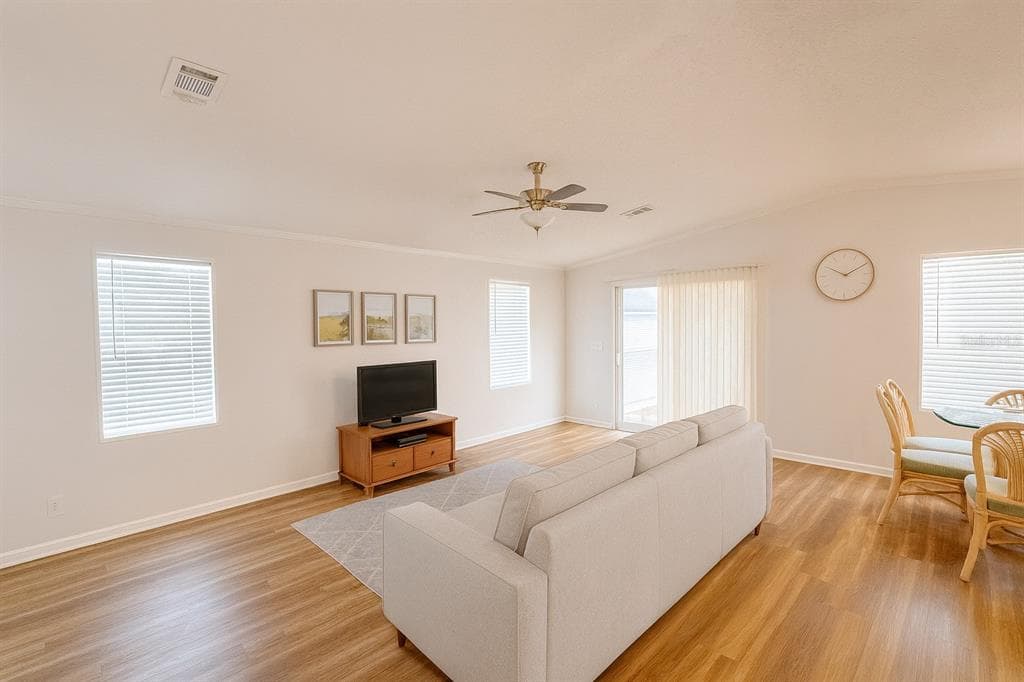 1375 PASADENA AVENUE S 217 photo 8