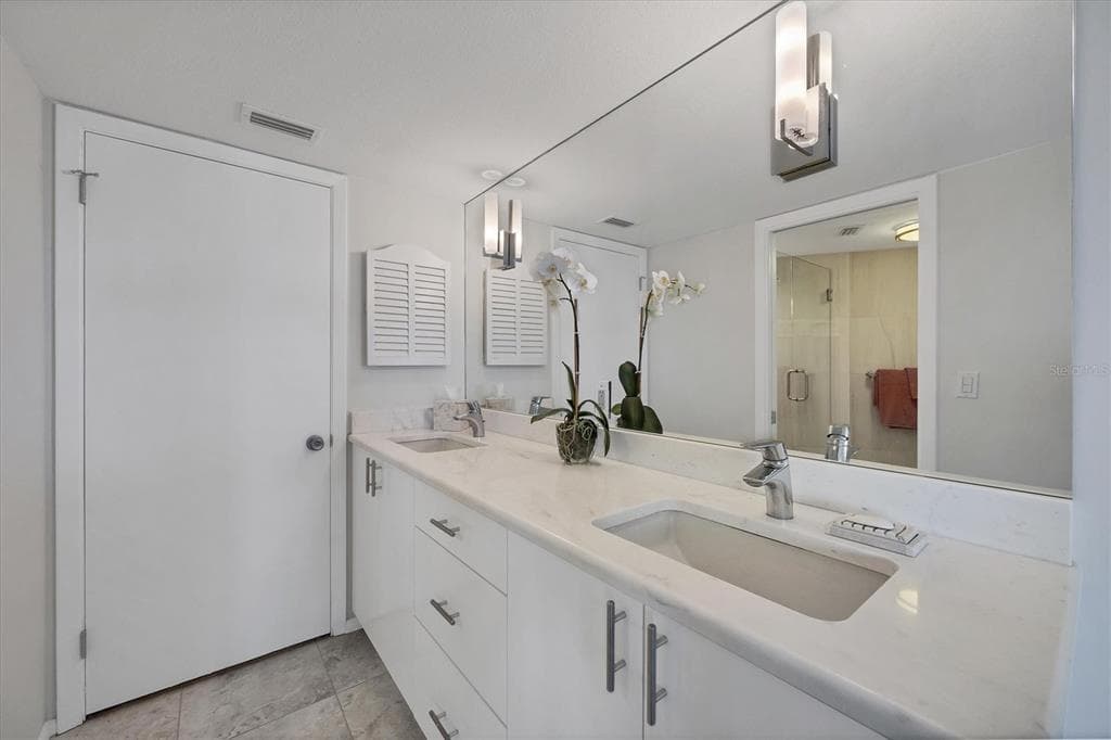 4825 GULF OF MEXICO DRIVE 202 photo 25