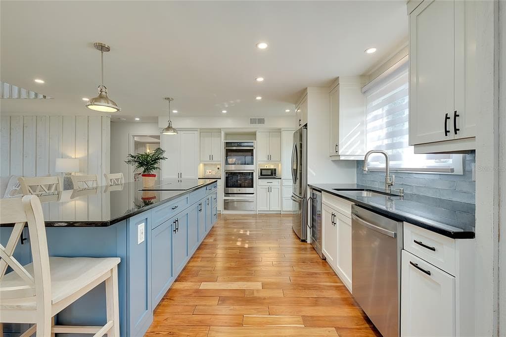 1089 BAYSHORE DRIVE photo 12