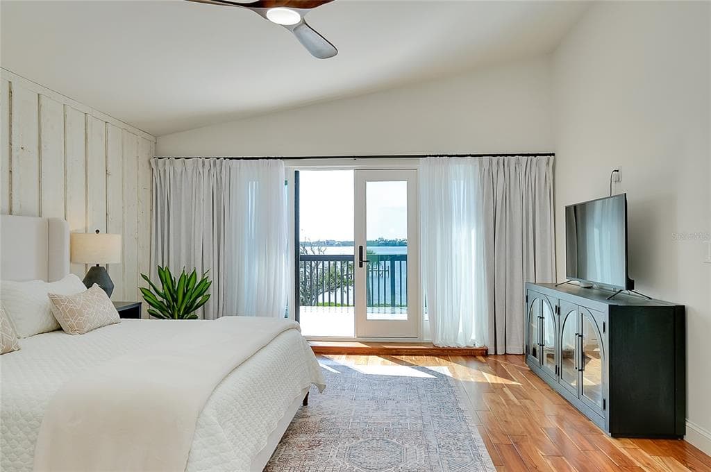 1089 BAYSHORE DRIVE photo 20