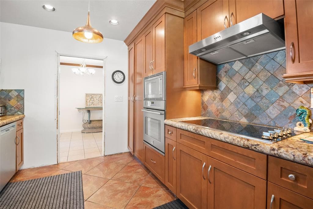 5451 WINDWARD WAY photo 10